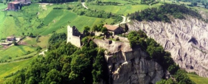 Castello Canossa rischia chiusura per tagli. “E nessuno pensa a pericolo erosione”