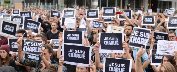 Charlie Hebdo, un anno fa l’attacco alla libertà di opinione. Viaggio nella redazione che adesso nessuno vuole