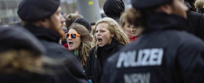 Colonia, donne aggredite a Capodanno. Slovacchia: “Basta profughi musulmani”