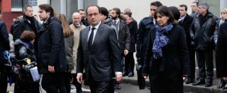 Copertina di Francia, ‘decadenza nazionalità terroristi’: Hollande (e i sondaggi) insieme alla destra per introdurla in Costituzione
