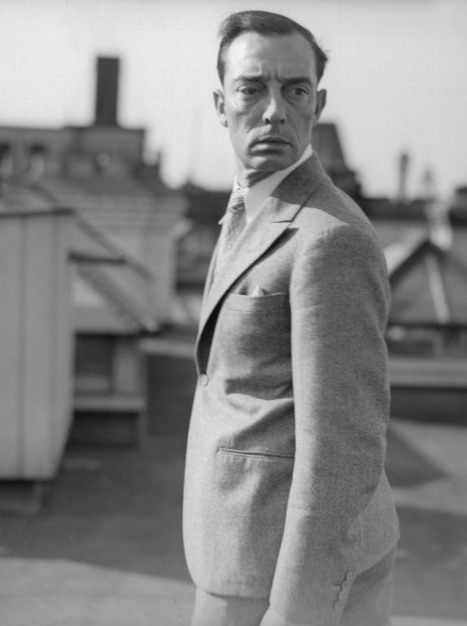Buster Keaton, 50 anni fa la morte. Successi e cadute di un mito. Restaurati i primi due film dalla Cineteca di Bologna