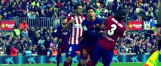 Copertina di Calcio, fallaccio di Felipe Luis su Lionel Messi. Entrata a gamba tesa: rosso diretto