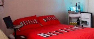Copertina di “Chill & Netflix”, su Airbnb la “stanza perfetta” per guardare il servizio in streaming e fare sesso