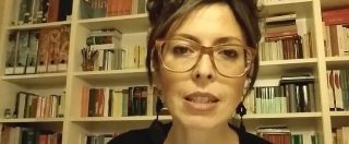 Copertina di La prof grillina contro la Buona scuola. Il suo video è virale: “Non siamo i capponi di Renzo/i”