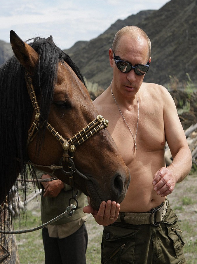 Vladimir Putin, il profumo al bergamotto dedicato al presidente russo. “Leaders Number One” costa 85 euro