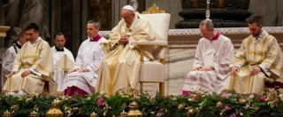 Copertina di Uaar: “Nel 2015 record di sbattezzi in Italia. Papa Francesco è popolare, ma la Chiesa no”