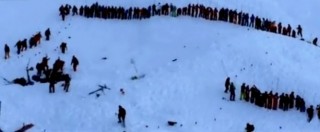 Copertina di Valanga sulle Alpi francesi, una decina di studenti e il loro professore travolti su pista chiusa: tre morti. Aperta inchiesta