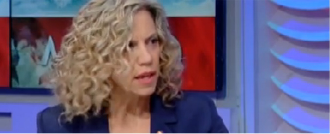 Copertina di Unioni civili, Cirinnà (Pd): “Casaleggio si è accordato con pezzo di Cei. Alfano? Alleato medievale”