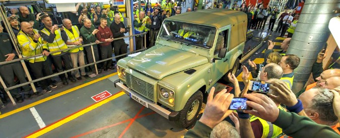 Copertina di Defender, ultima corsa. Al capolinea la produzione del mitico modello Land Rover