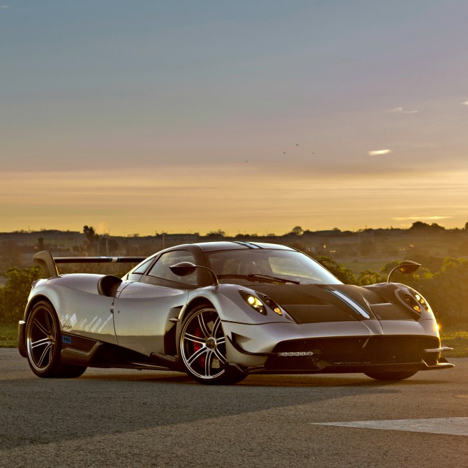 Copertina di Pagani Huayra BC, la supercar è dedicata a un amico
