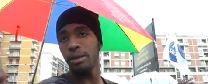 Copertina di Roma, primarie della Lega: tensione al gazebo del Prenestino. Salvini: “Aggrediti dalle zecche dei centri sociali”