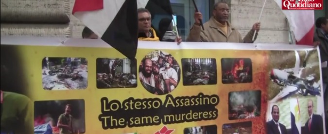 Copertina di Regeni, sit-in a Roma: “Dittatura Al Sisi più feroce di Mubarak. L’Italia intervenga”