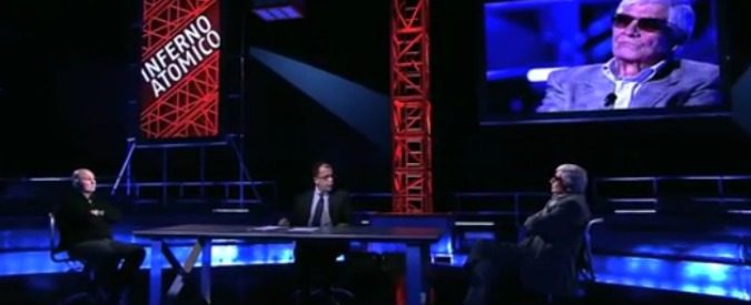 Copertina di Servizio Pubblico, Terra dei fuochi: il confronto tra Roberto Mancini e Carmine Schiavone