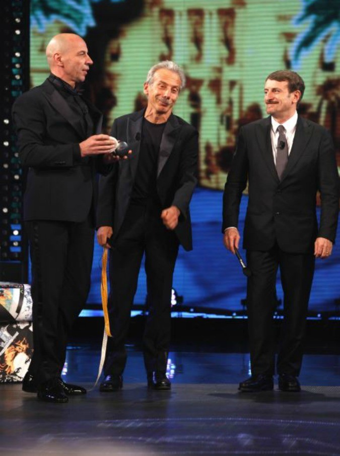 Sanremo 2016, quando l’ospite comico non fa ridere: Aldo, Giovanni e Giacomo sul palco in una cortina di tristezza e imbarazzo
