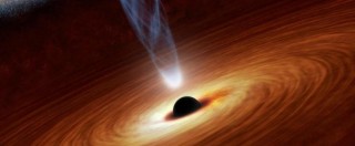 Copertina di Da buco nero supermassiccio spunta getto di energia e plasma a forma di serpente