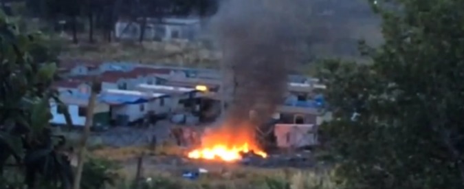 Copertina di Servizio Pubblico, a Roma c’è Ponte di Nona: terra di nessuno, terra di rom
