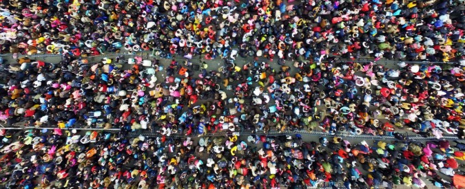 Copertina di Cina, 50mila persone bloccate davanti alla stazione di Canton per neve (FOTO)