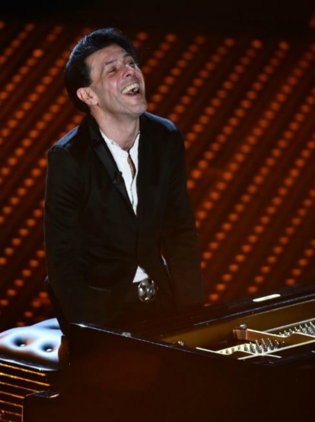 Ezio Bosso: Chi è Il Pianista Che Ha Emozionato Il Festival Di Sanremo ...