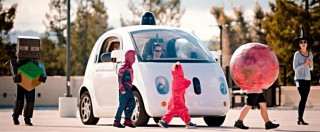 Copertina di Google car, gli Usa danno il primo ok: l’intelligenza artificiale sarà considerata “conducente”