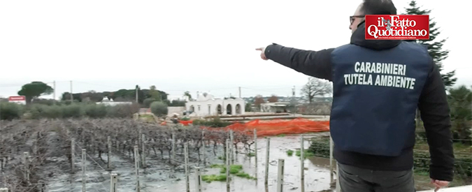 Copertina di Valle d’Itria, falda acquifera avvelenata: “Fogna a cielo aperto e puzza. E’ la valle della merda”