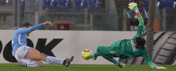 Europa League, Napoli e Fiorentina fuori. Lazio batte Galatasaray ed è l’unica italiana a volare agli ottavi – Video