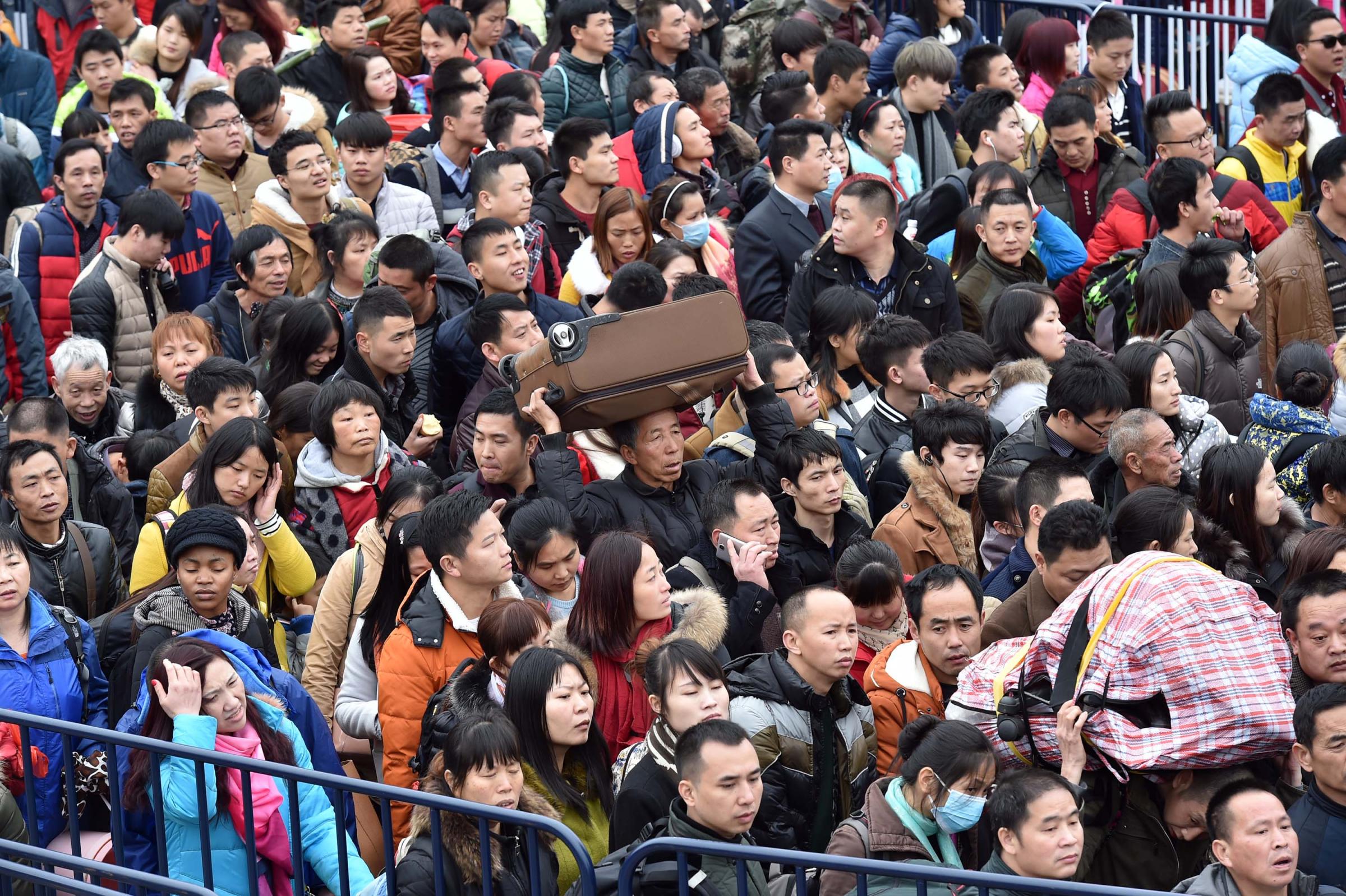 Толпа китайцев