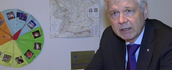 Copertina di Unioni civili, la Chiesa luterana dice sì: “Stepchild adoption? Tutela i bambini”