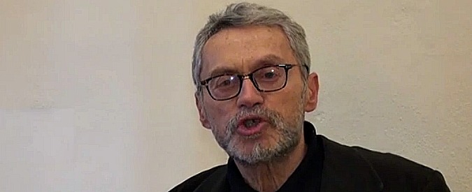 Copertina di Umberto Eco, il sociologo Grandi: “Un innovatore. Il successo? Non perdeva una lezione”