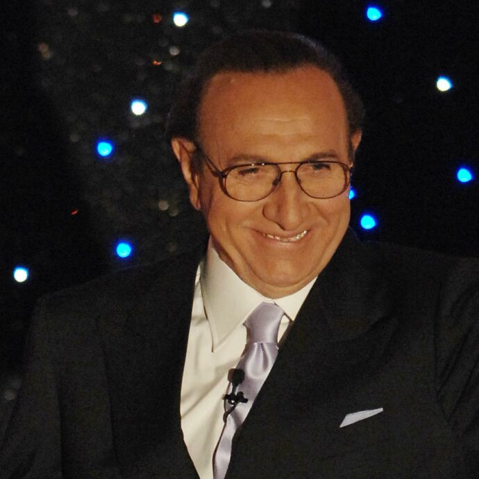 Pippo Baudo è morto, le lacrime di Mara Venier: “Parte della mia vita”. Da Mattarella a Meloni, da Carlo Conti a Laura Pausini, l’addio al “padre della televisione”