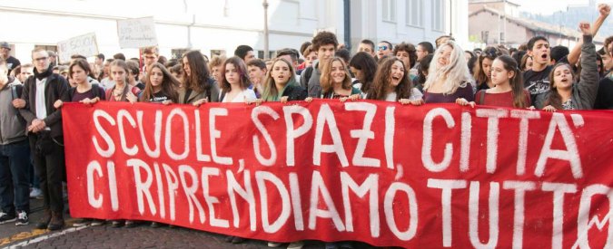 Alternanza scuola-lavoro, in Lombardia stage anche nelle parrocchie. Proteste degli studenti: “Garantire laicità”