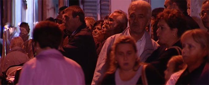 Copertina di Servizio Pubblico, ecco come uccide la camorra: Pasquale, 14 colpi di pistola per uno scambio di persona