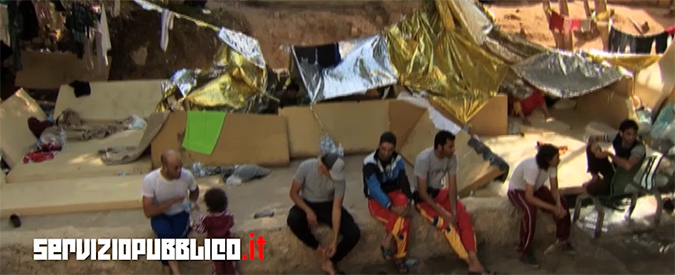 Copertina di Servizio Pubblico, i vivi e i morti di Lampedusa