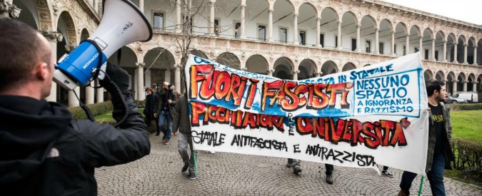 Copertina di Statale di Milano, collettivo di sinistra: “Aggrediti da fascisti”. Corteo in Duomo: “Fuori i picchiatori dalle università”