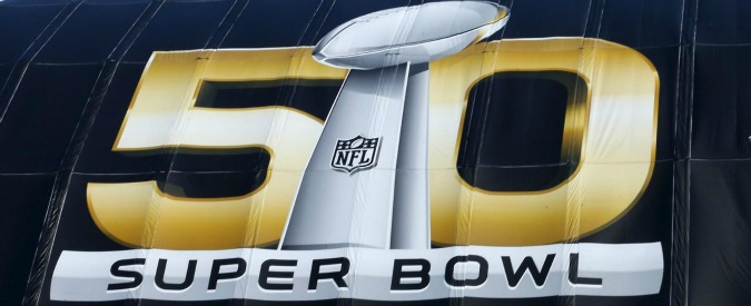 Super Bowl 2016, i Broncos battono i favoriti Panthers. Show dei Coldplay e Bruno Mars. Sexy Beyonce – Video