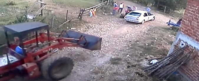 Copertina di Tragedia sfiorata in Turchia, lite tra famiglie rivali con pistola e… trattore