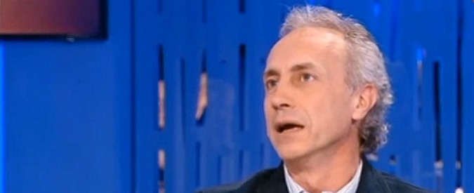 Copertina di Unioni civili, Travaglio: “Come fai a votare i diritti con una truffa che ne toglie altri?”
