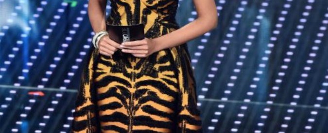 Sanremo 2016, le pagelle di Silvia Truzzi: dal 5 alla Pausini (in orribile abito bicolore) al 7 alla Ghenea (che sbaglia solo l’abito da Uomo Tigre)