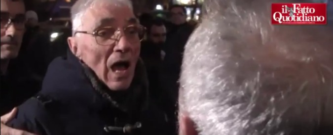 Copertina di Unioni civili, Vaffa Day Gay contro Grillo: “M5S pagliacci, sarete puniti alle urne”