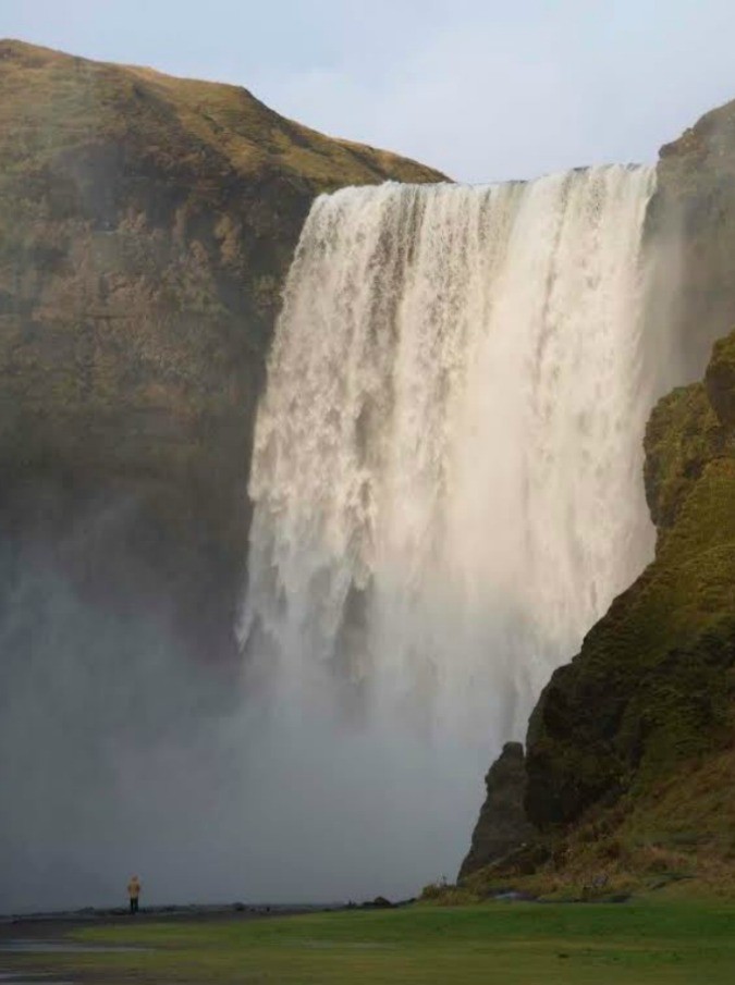 L’Islanda raccontata in musica: dove la natura si svela in maniera primordiale, tra ghiaccio e fuoco. Così nasce “Birth”, il nuovo album di Dardust