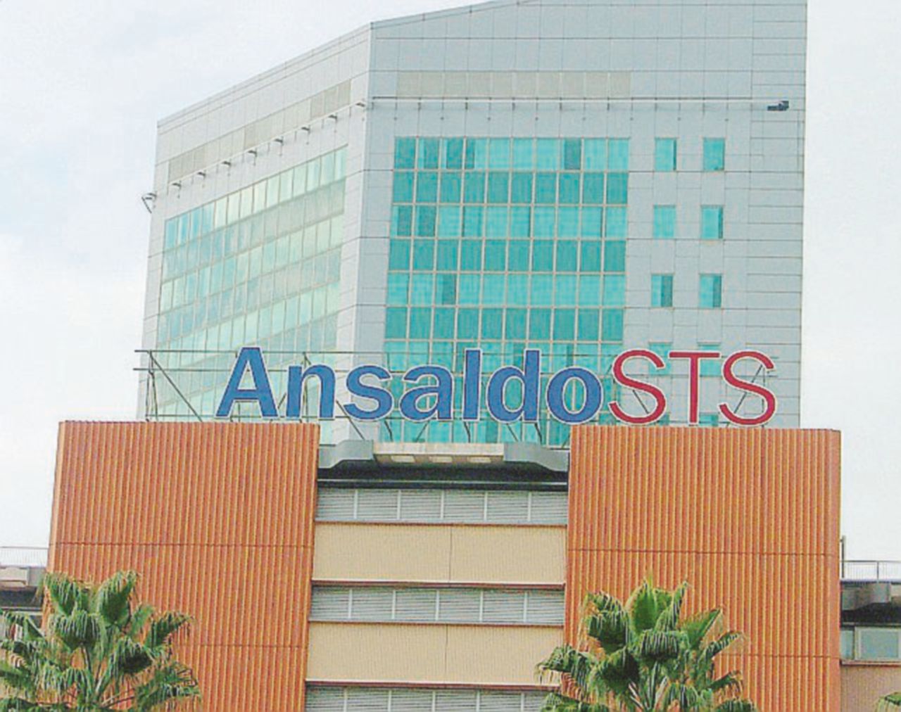 Il palazzo - La sede di Ansaldo Sts a Genova è stata perquisita ieri dalla Finanza - Ansa Ansaldo, l’inchiesta arriva a Finmeccanica