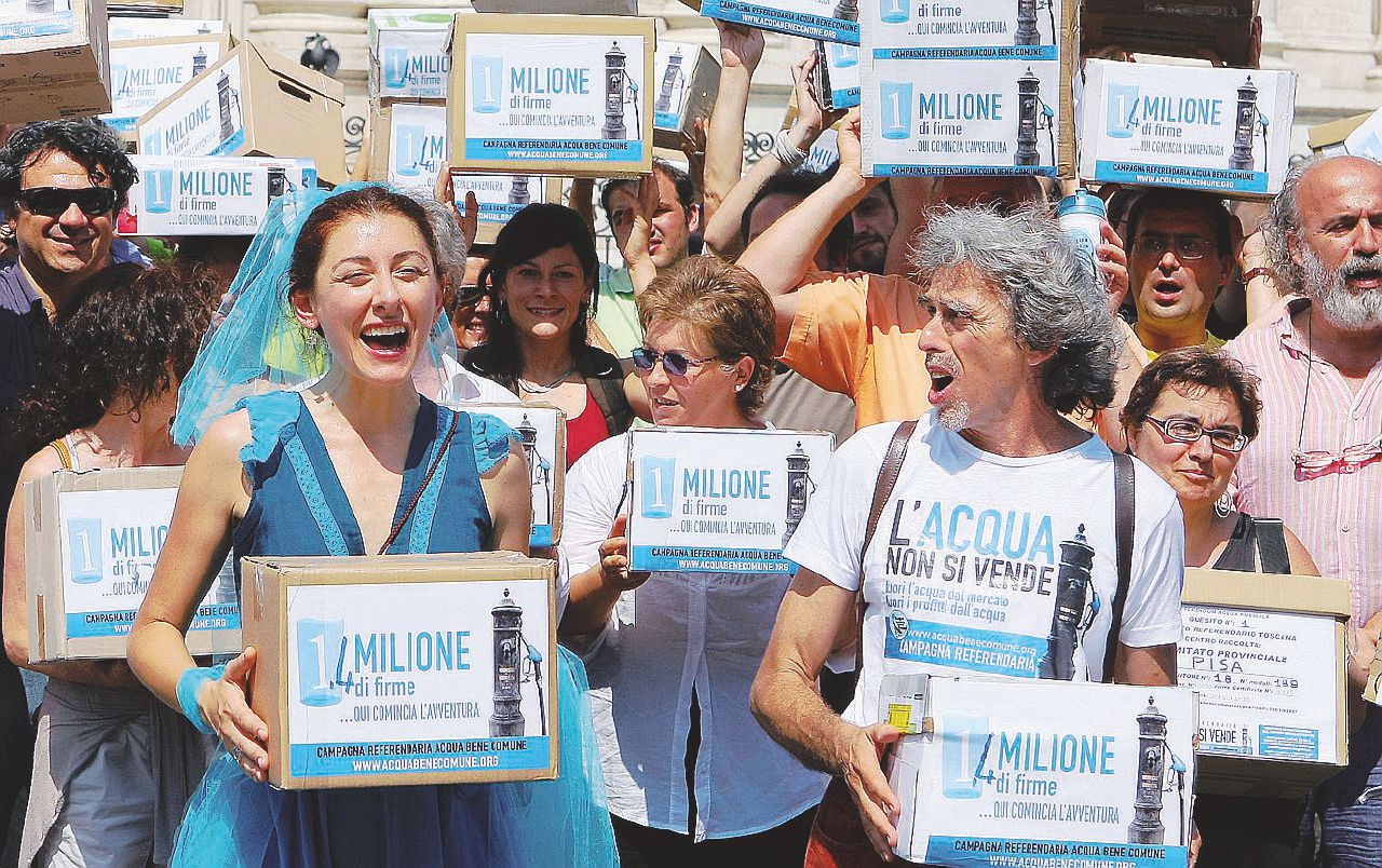 Beffati - La consegna delle firme per il referendum. Leggi e nomine: ecco come si smonta un referendum