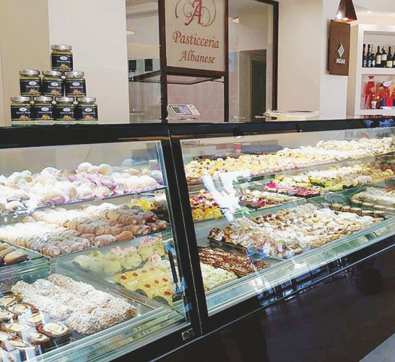 In centro - La pasticceria di Porto Empedocle sbarca ad Agrigento “Potete fare il megastore ma siate pronti a tirarlo giù”