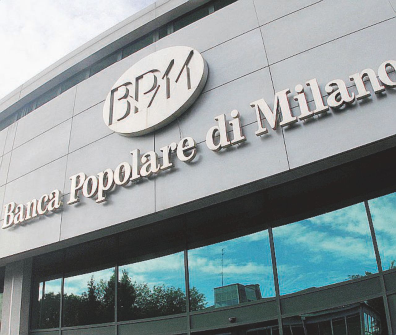 Nozze del credito - Si avvicina la fusione tra Bpm e Banco Popolare, con la benedizione della Bce - Ansa Andate e fondetevi: si parte con Bpm-Banco