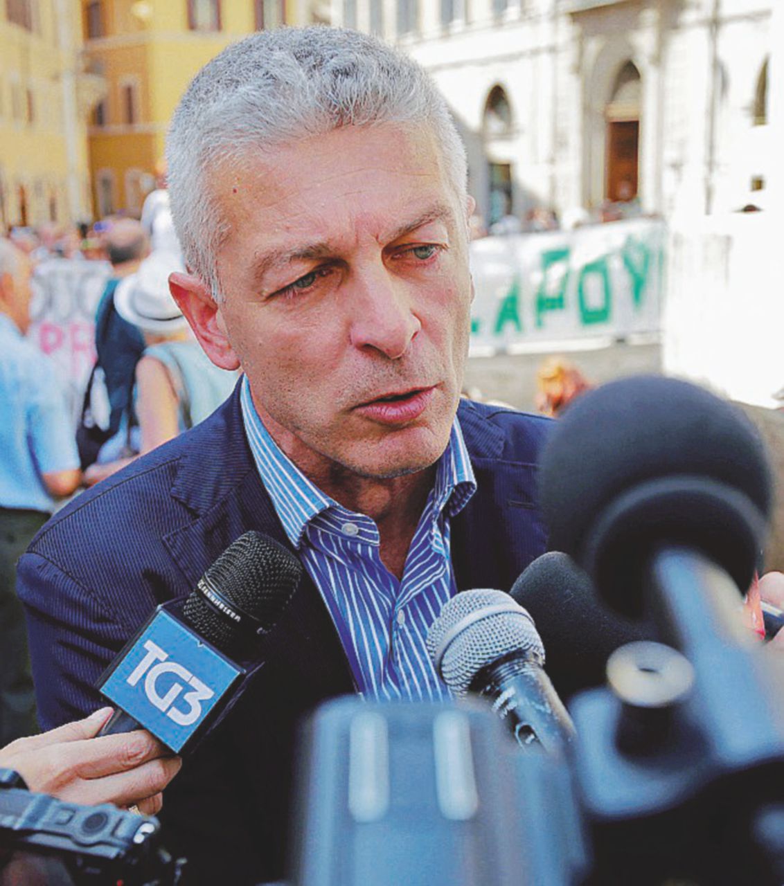 L’onorevole dei 5Stelle - Nicola Morra è il punto di riferimento del Movimento in Calabria - Ansa M5s, il fratello del killer pentito imbarazza Morra