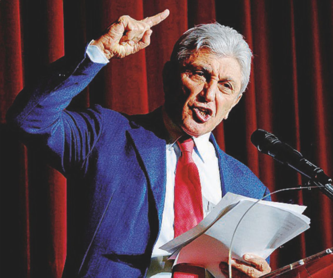 Sconfitto - Antonio Bassolino, ex sindaco di Napoli ed ex presidente della Campania - Ansa Primarie, brogli archiviati: “Pochi casi e i contributi da un euro sono legittimi”