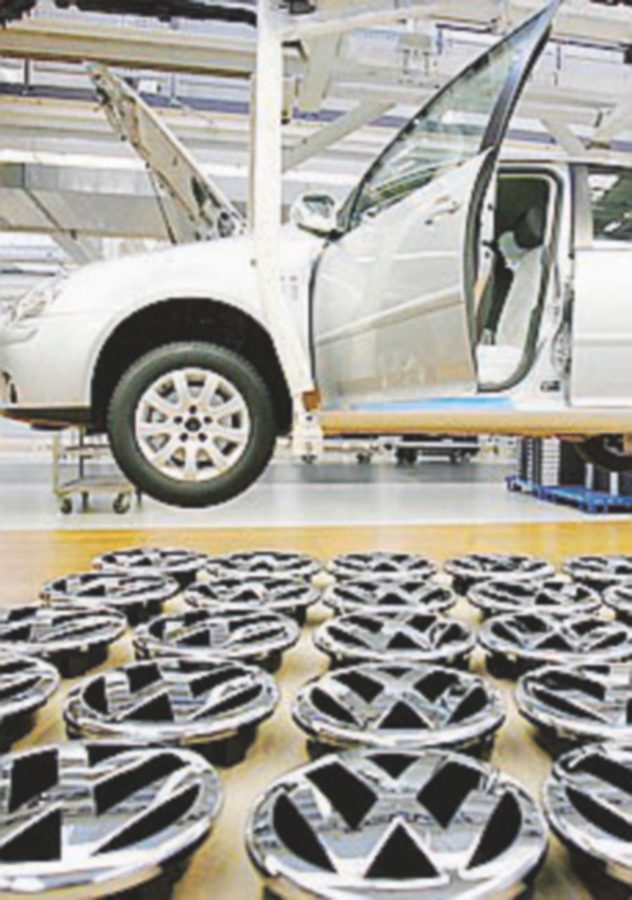 Volkswagen, guasto ai pedali: 800 mila veicoli richiamati Volkswagen, guasto ai pedali: 800 mila veicoli richiamati