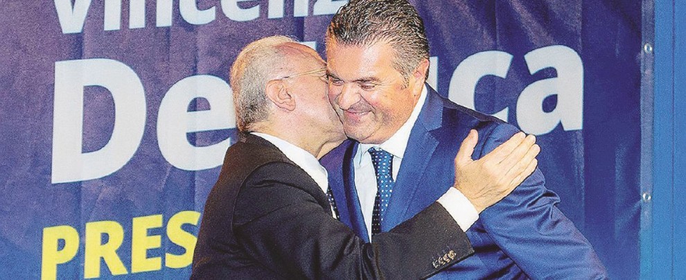 Franco Alfieri, sindaco di Agropoli, con il governatore campano, Vincenzo De Luca - Facebook Tutte le Quarto del Pd campano