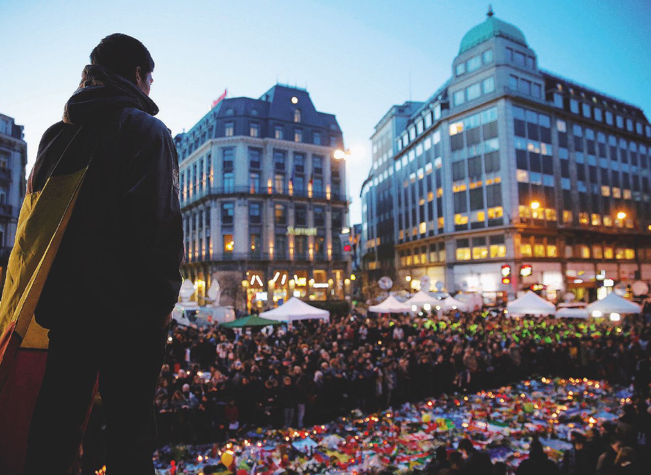 Belgio stremato, Pasqua di paura e accuse incrociate Belgio stremato, Pasqua di paura e accuse incrociate
