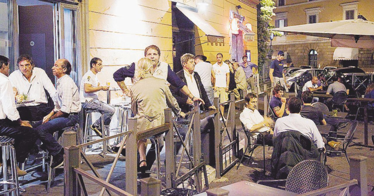 Un locale di Roma Nord - Eidon Il “pierre” pedofilo tra Padre Pio, il Duce e la movida chic