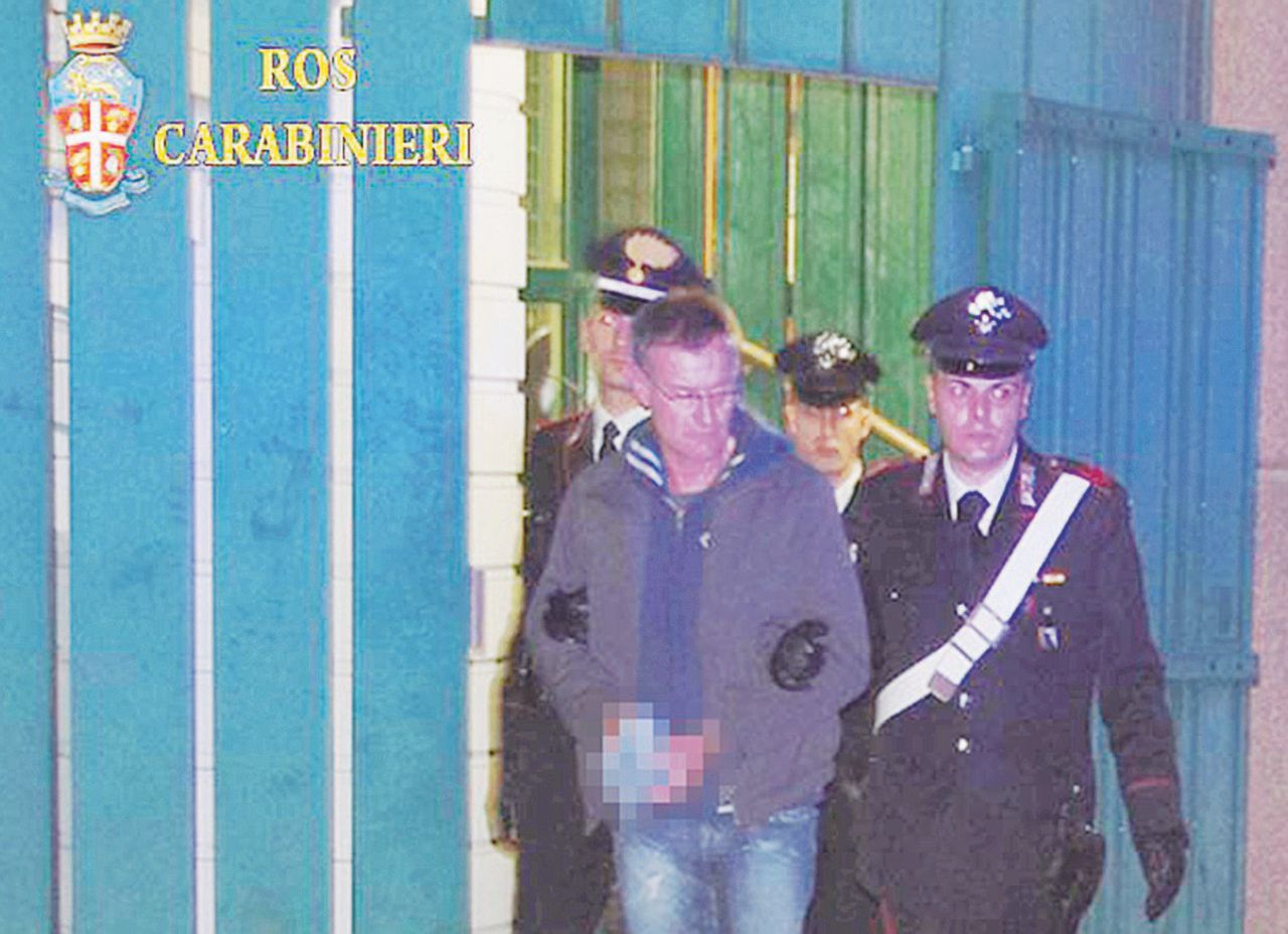 Gli agenti “spie” del Nero mai trovati dalla polizia Gli agenti “spie” del Nero mai trovati dalla polizia